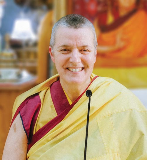 Guèn-La Kelsang Dekyong Directrice spirituelle générale de la Nouvelle Tradition Kadampa